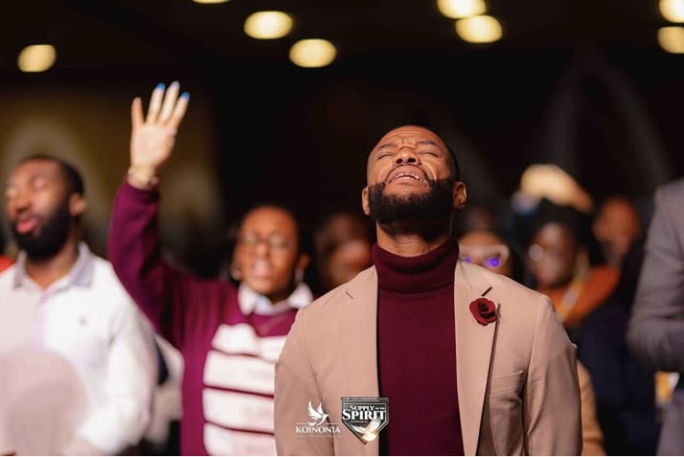 We gladly worship Jesus